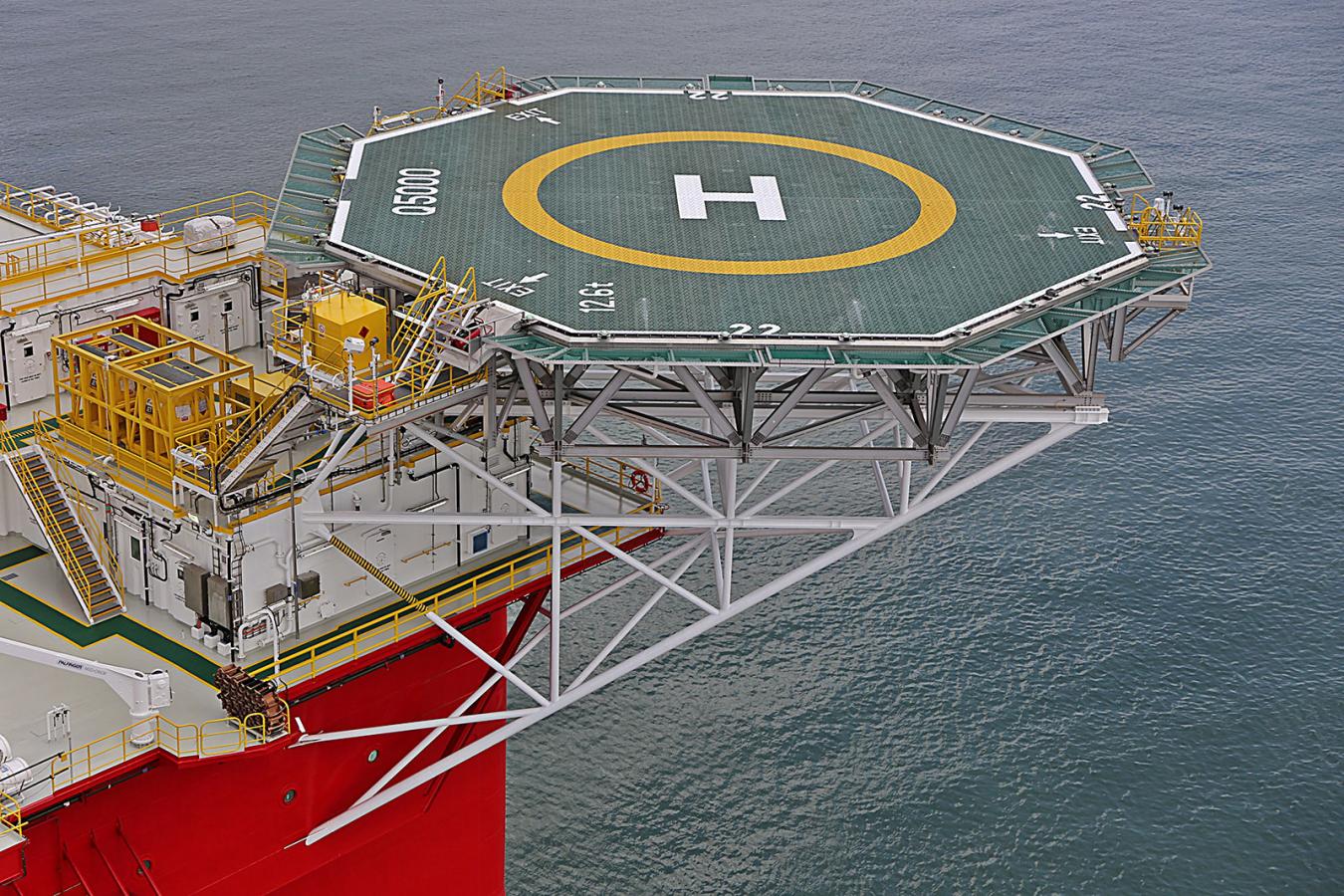 Offshore helideck and supporting structure