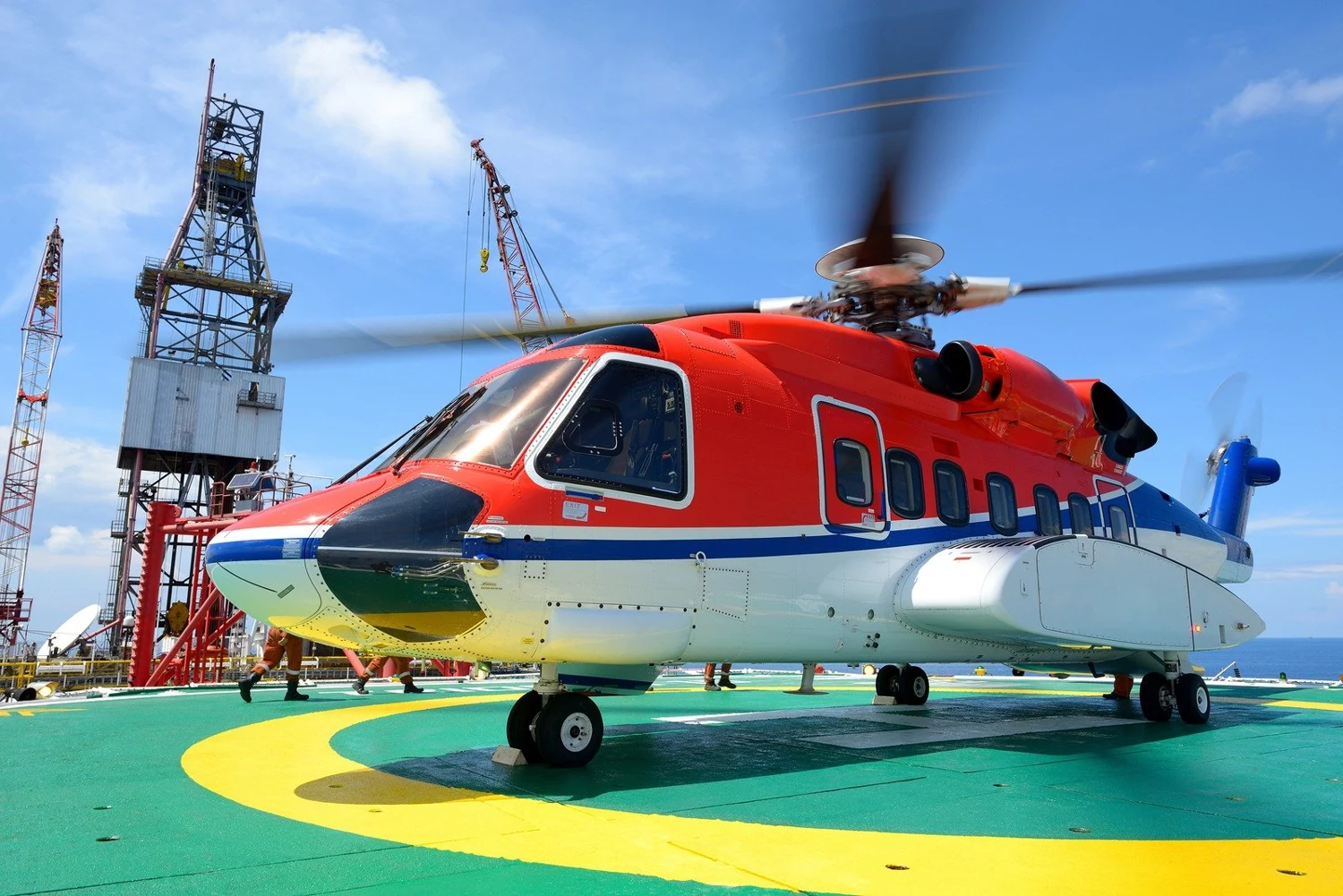 Helicopter on an offshore helideck